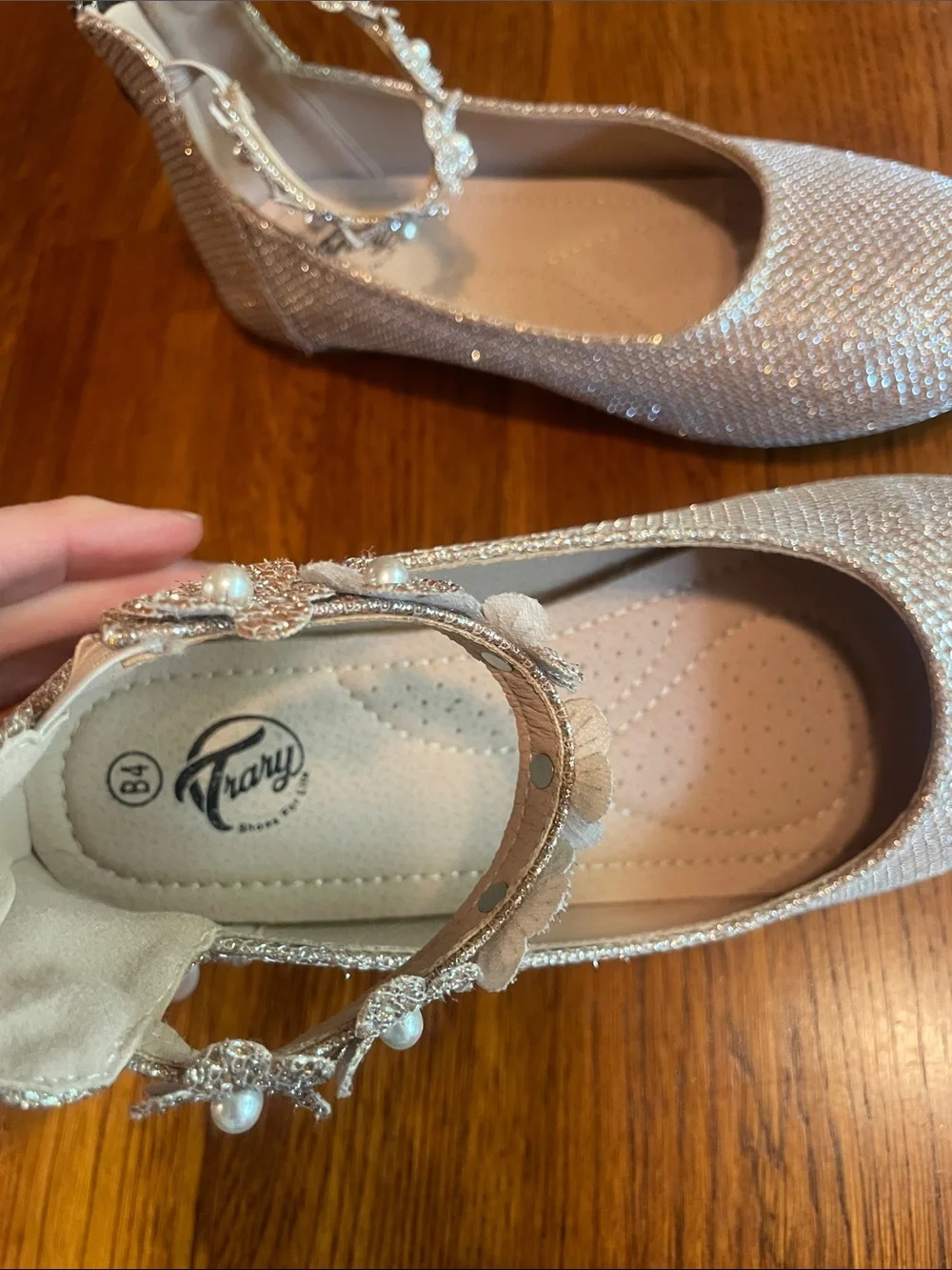 Trary Girls Ballerina Flats - siz 4